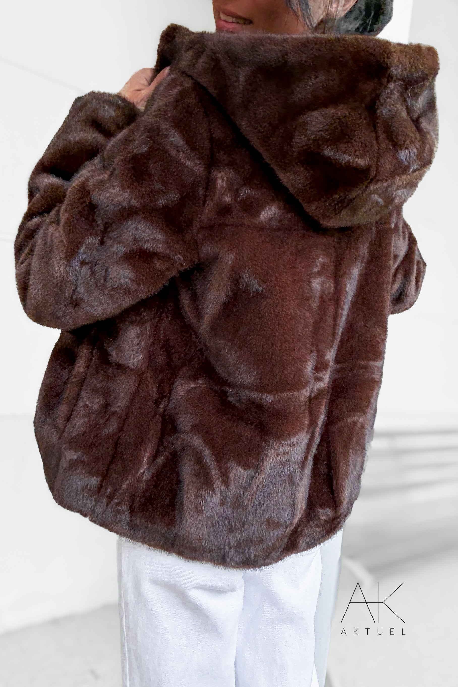 Veste à capuche en fausse fourrure chocolat