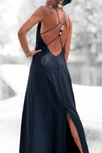 Robe longue noir dos nu avec perles naturelles