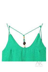 Robe longue verte dos nu avec perles naturelles