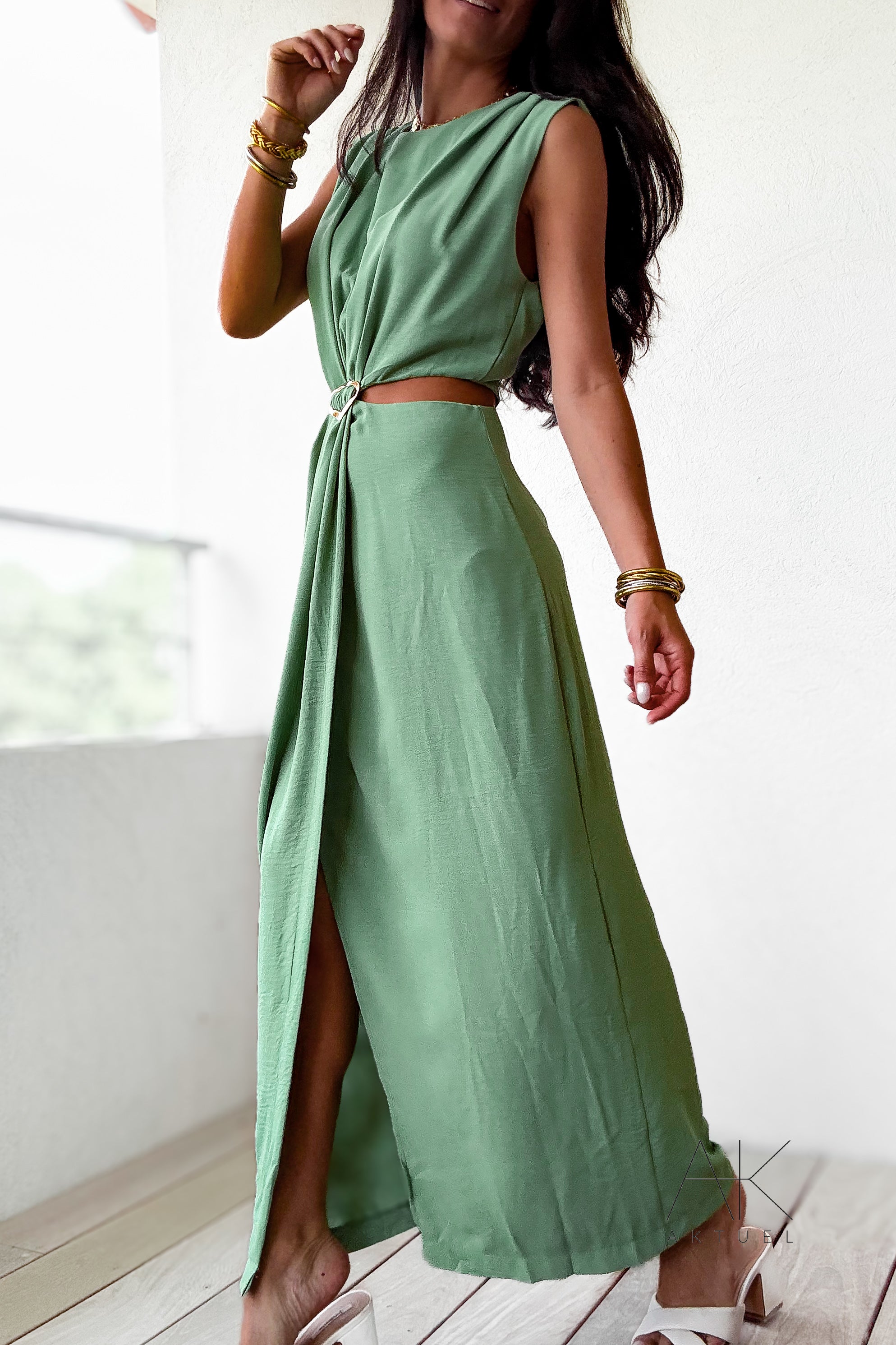 Robe fluide verte à ouverture