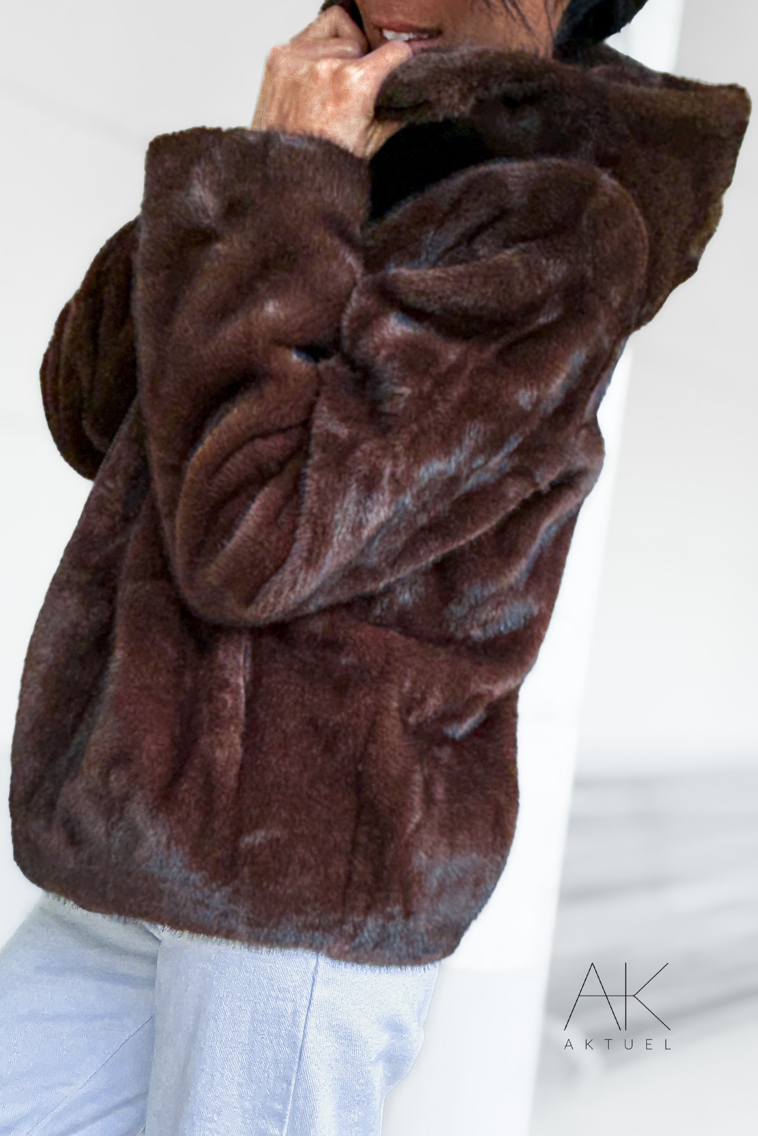 Veste à capuche en fausse fourrure chocolat