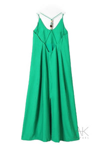 Robe longue verte dos nu avec perles naturelles