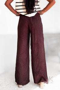 Pantalon fluide marron effet froissé