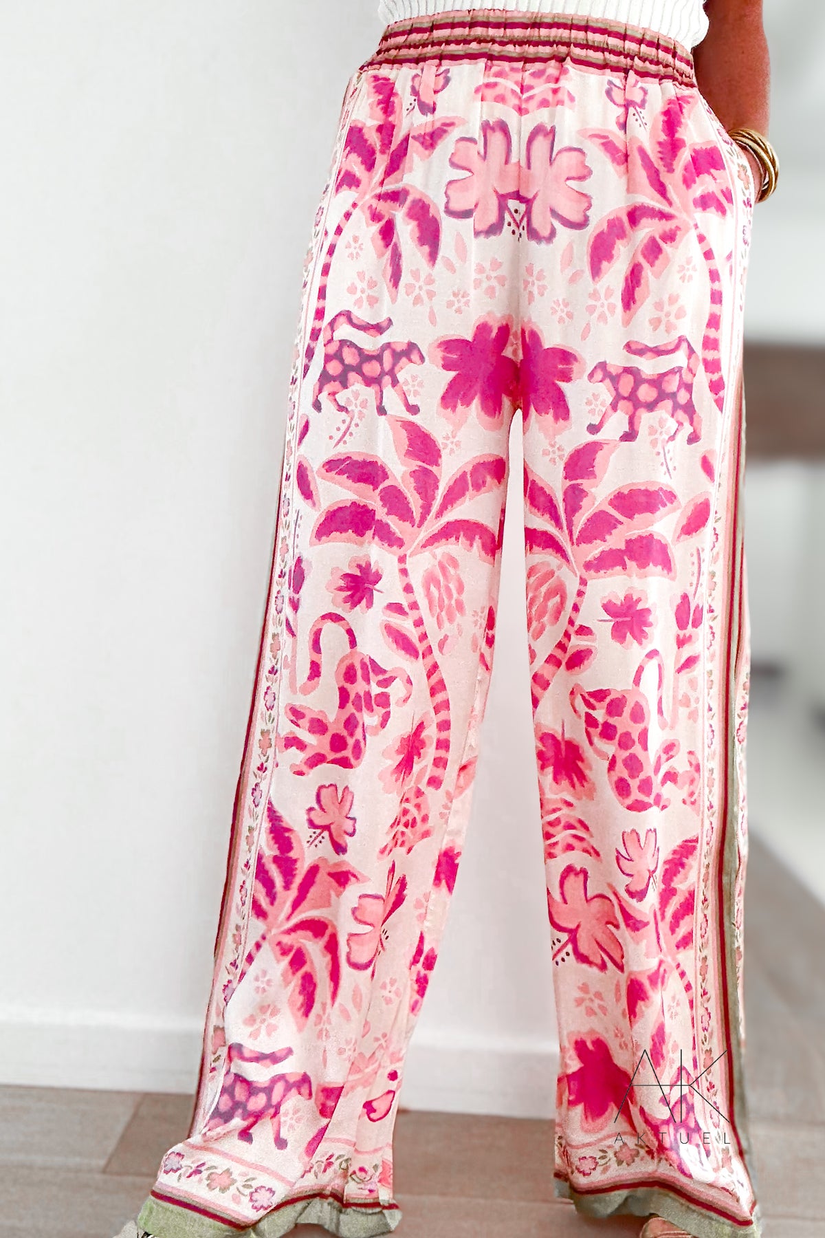 Pantalon satiné imprimé rose