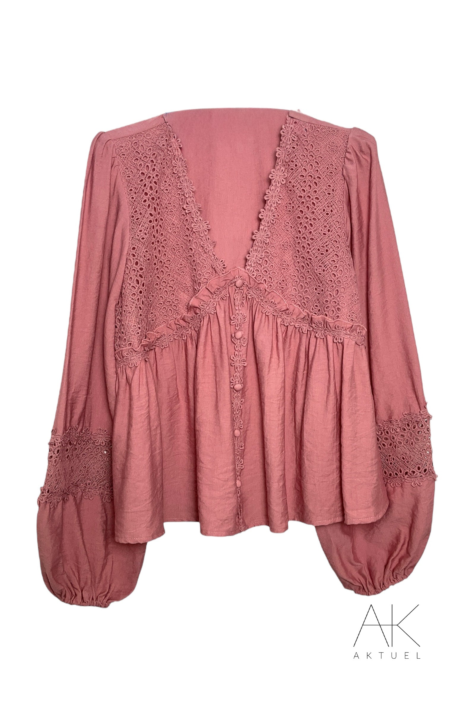 Blouse bohème rose en dentelle