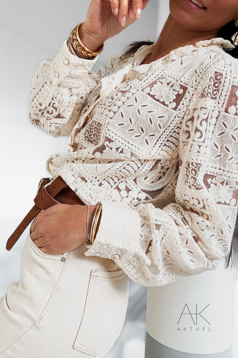 Chemise en dentelle ajourée écru