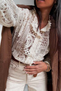Chemise en dentelle ajourée écru
