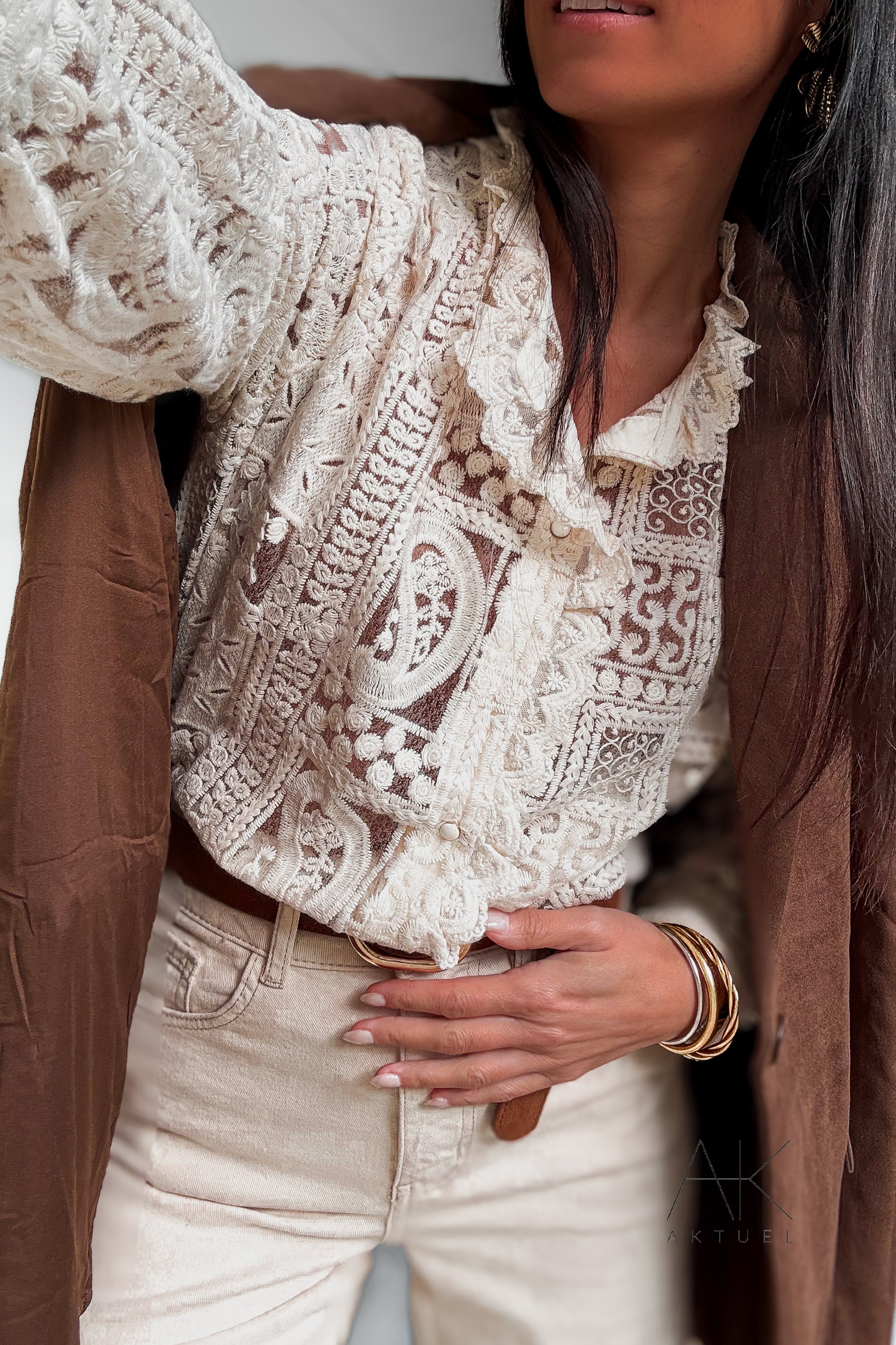 Chemise en dentelle ajourée écru