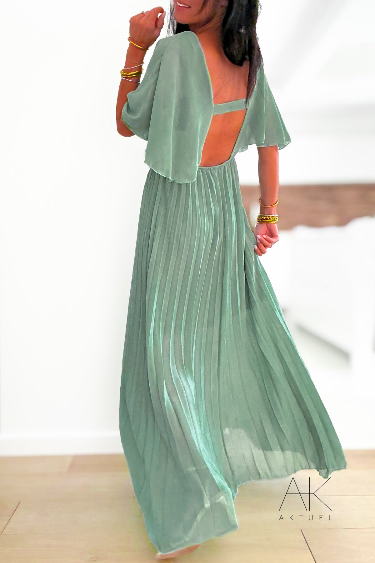 Robe longue plissée vert sauge