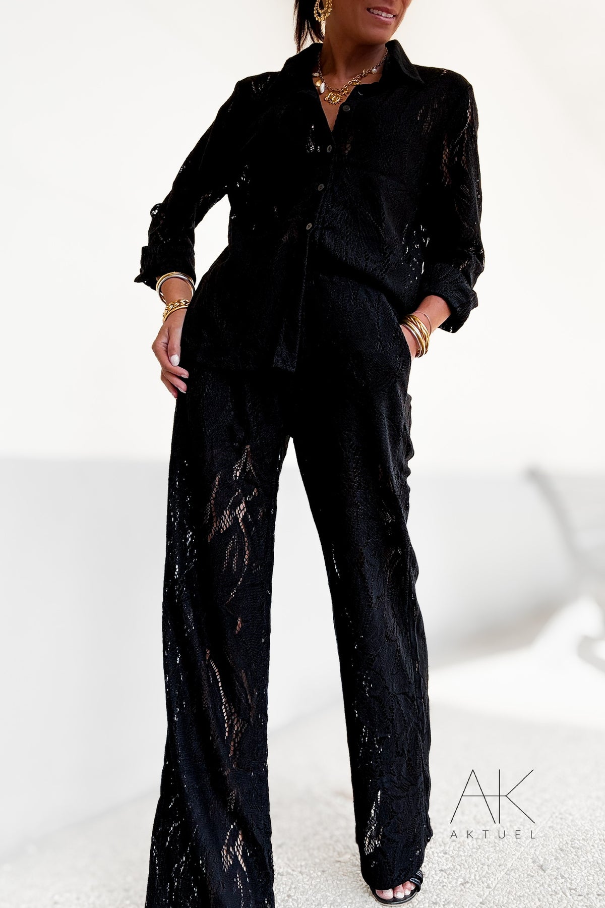 Pantalon noir en dentelle