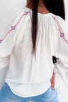 Blouse bohème à détails brodés rose
