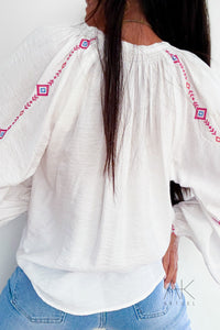 Blouse bohème à détails brodés rose