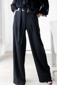 Pantalon noir ceinturé