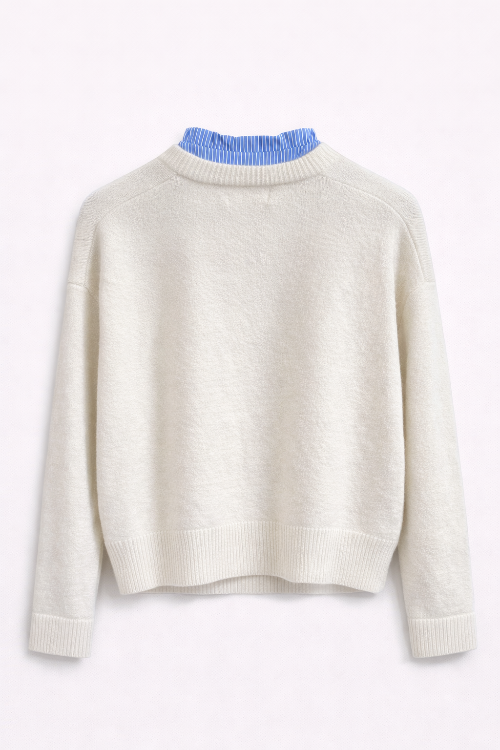 Pull blanc col chemise rayé bleu