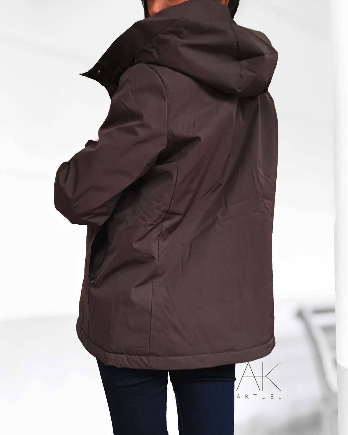 Parka fourrée avec capuche déperlant et coupe vent