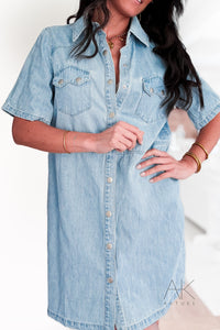 Robe chemise denim bleu clair