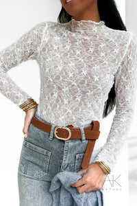 Top en dentelle blanche