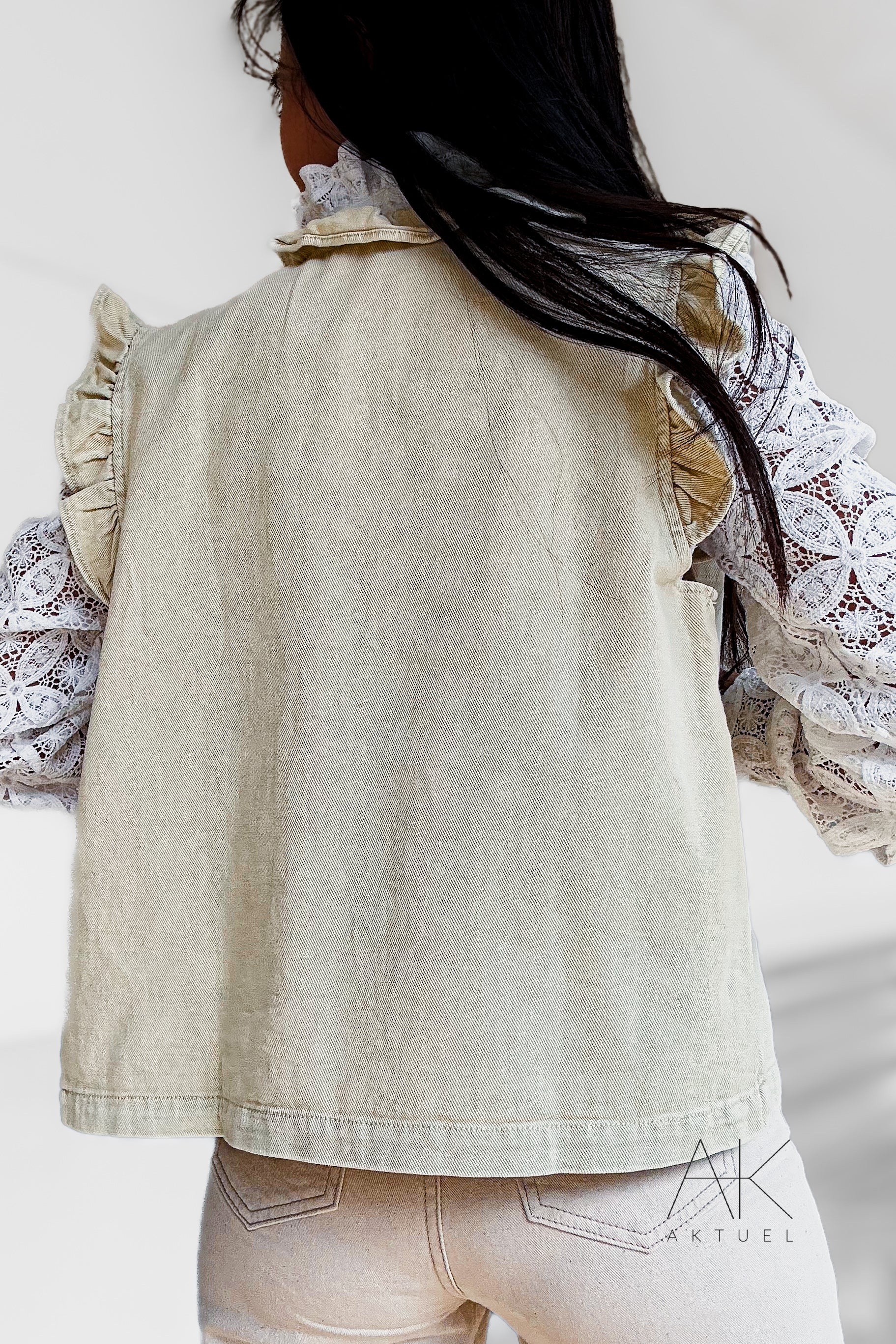 Gilet denim beige à volants