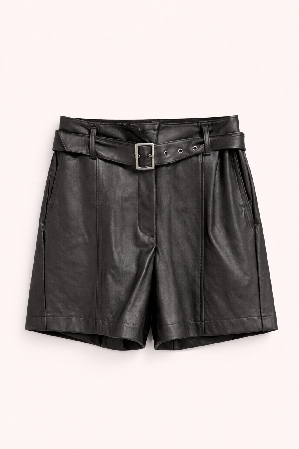 Short noir en simili-cuir