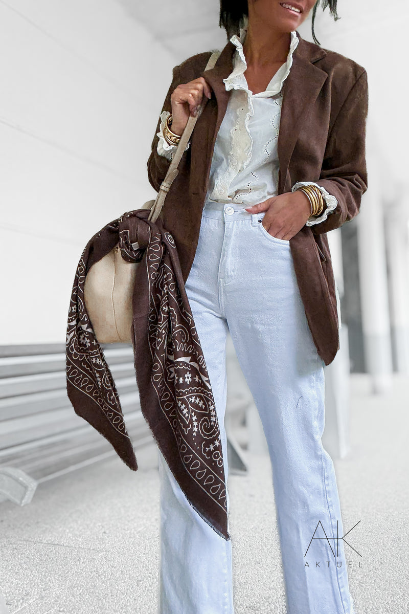 Chemise beige brodée à volants romantiques