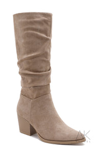 Bottes santiag hautes suédine beige à talon