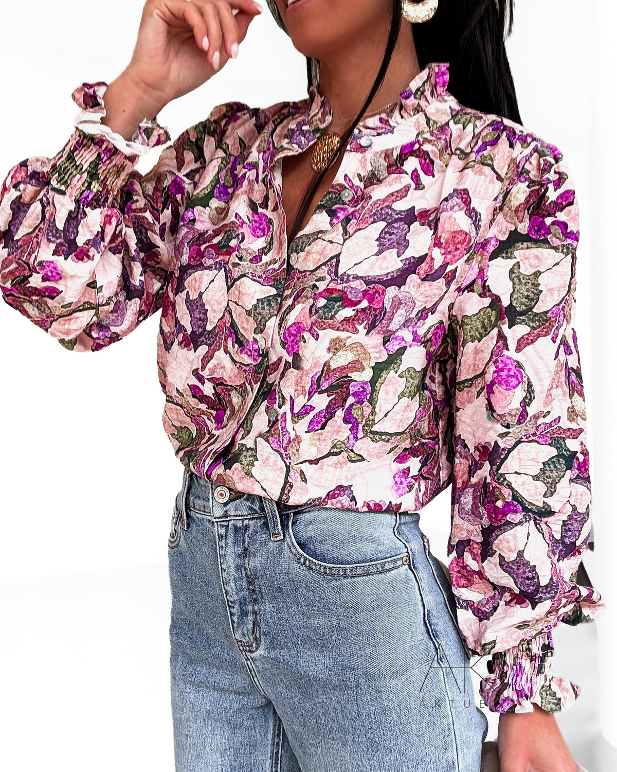 Blouse fleurie rose et violet – Col volanté et manches bouffantes