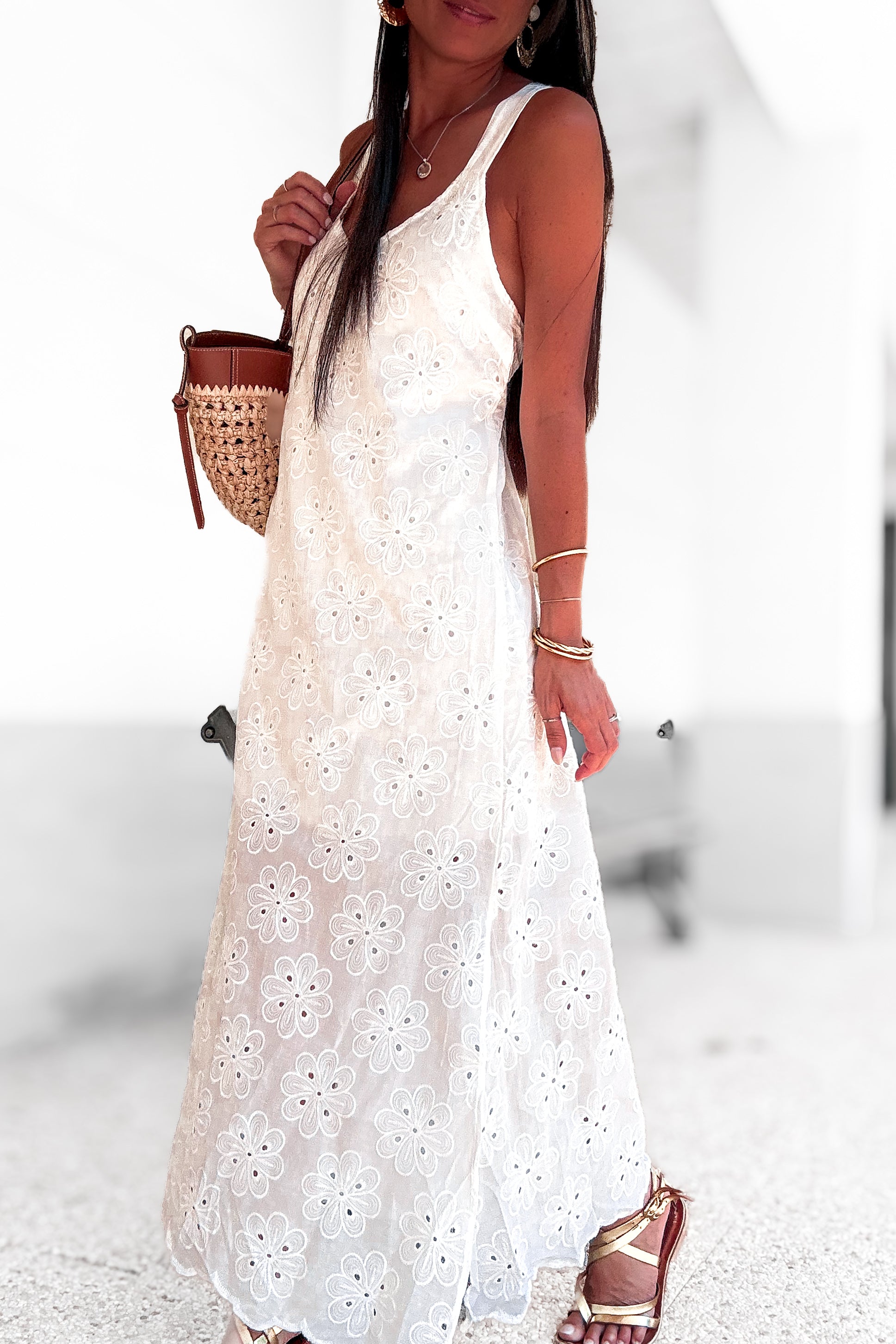 Robe longue brodée fleurs blanche