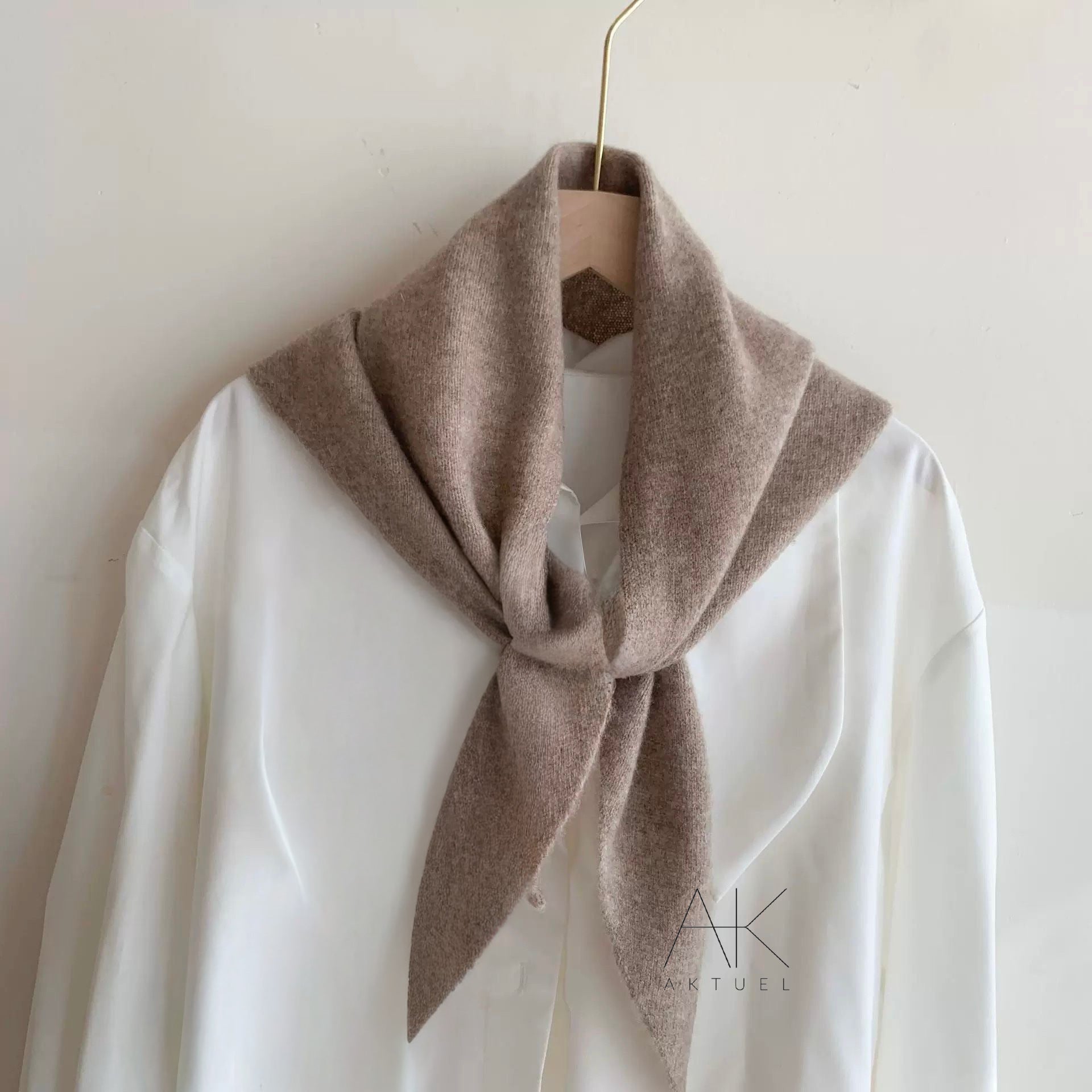Foulard triangle maille douce beige