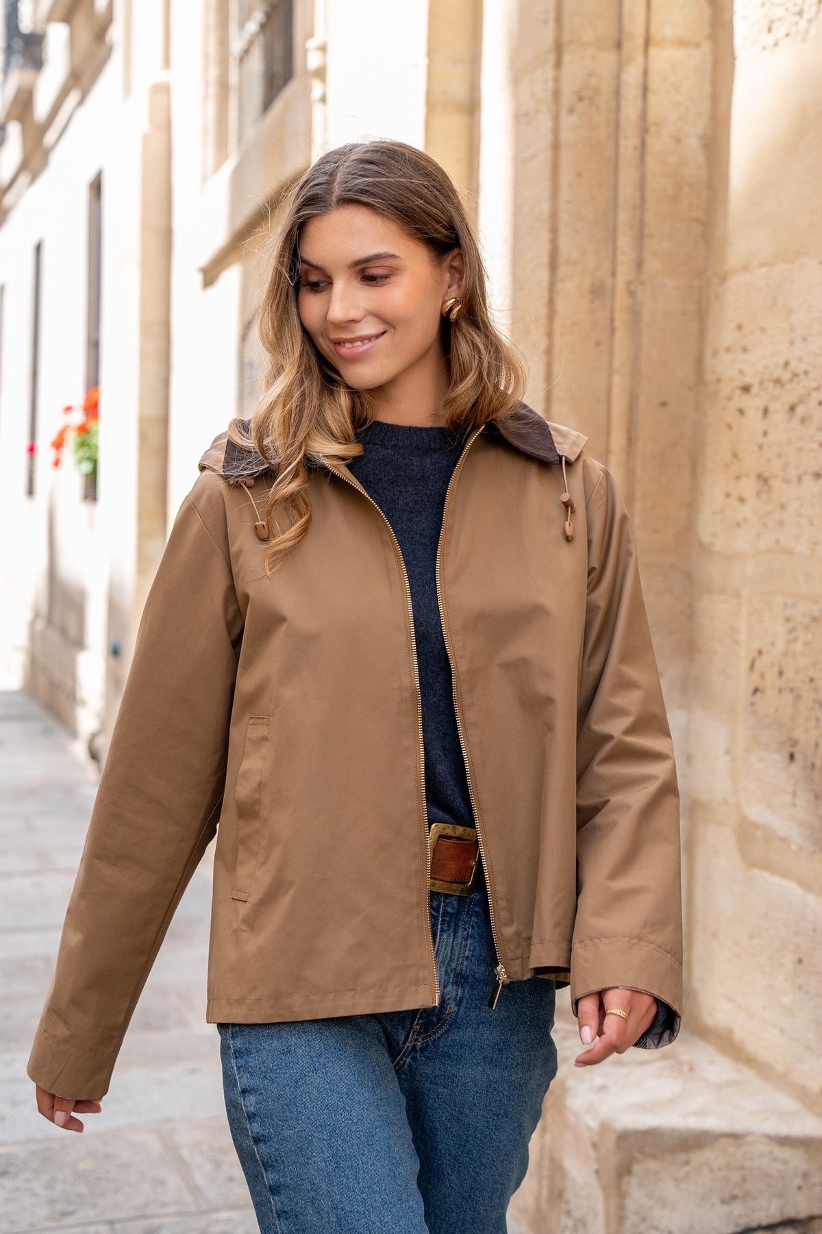 Parka courte camel col contrastant déparlante