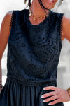 Top sans manches noir en broderie anglaise
