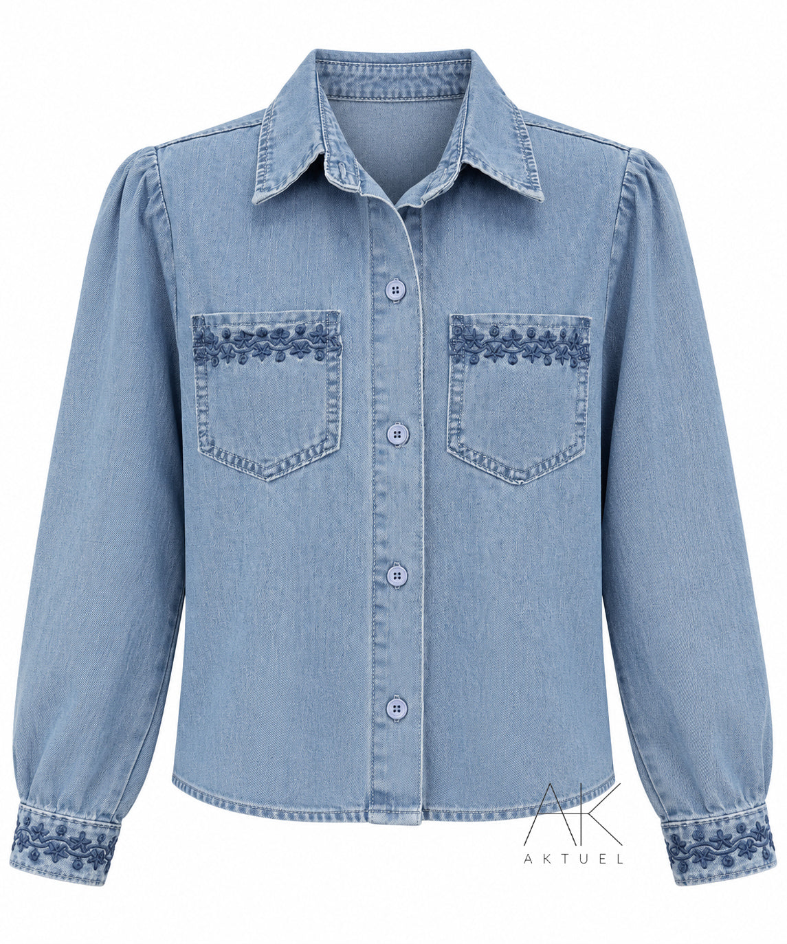 Chemise en jeans brodées
