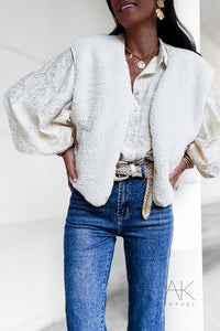 Chemise écrue brodée à motifs fleurs