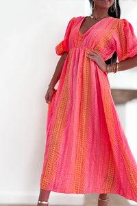 Robe longue en gaze de coton en imprimé graphique rose fluo & corail