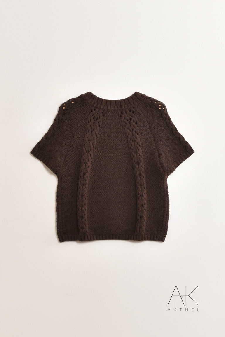 Pull chocolat en maille torsadée à manches courtes