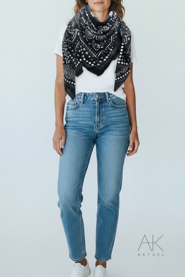 Foulard carré noir imprimé bandana