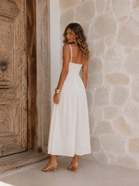 Robe longue brodée beige et bleu marine – Dos smocké & bretelles fines