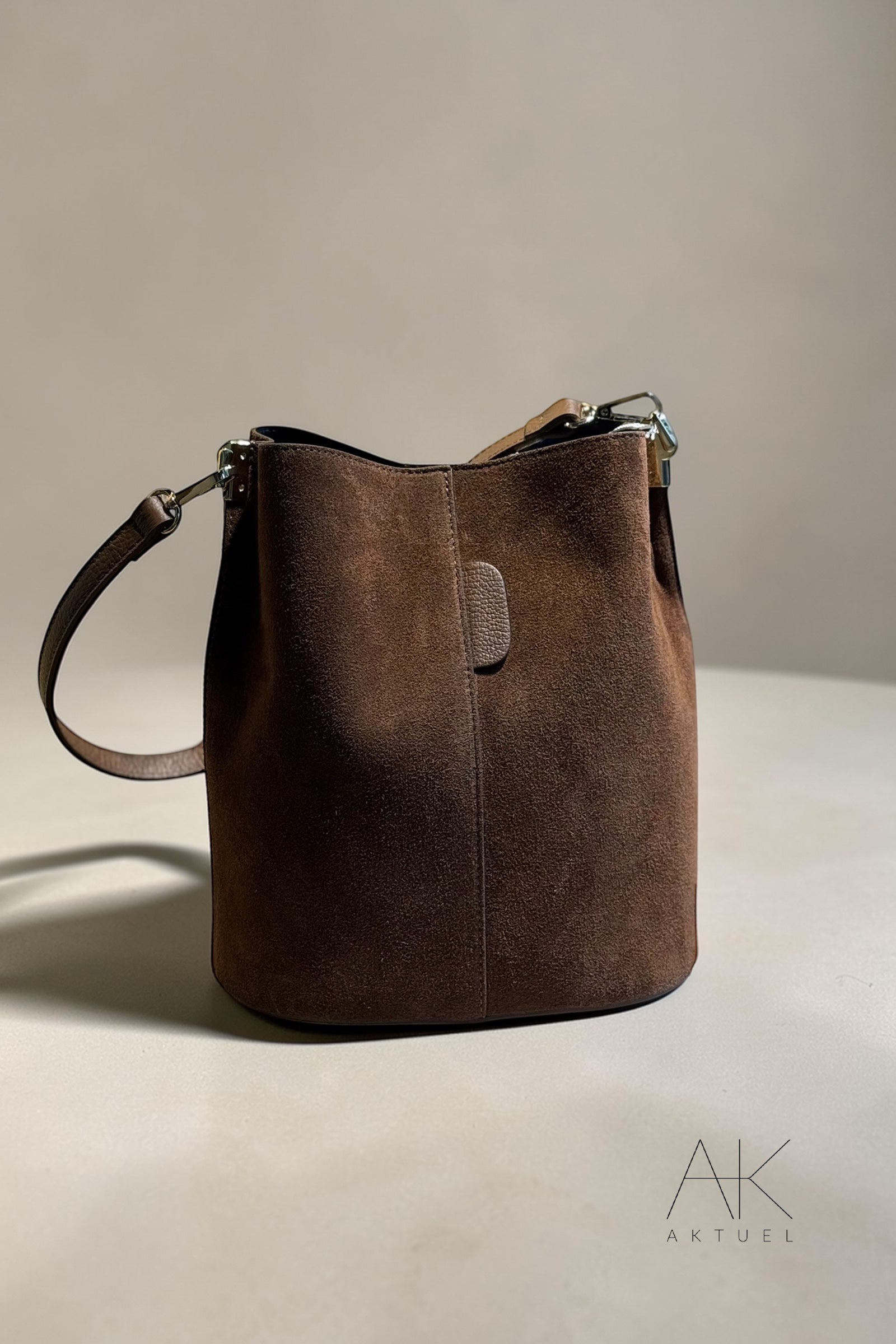 Sac seau en cuir suédé marron