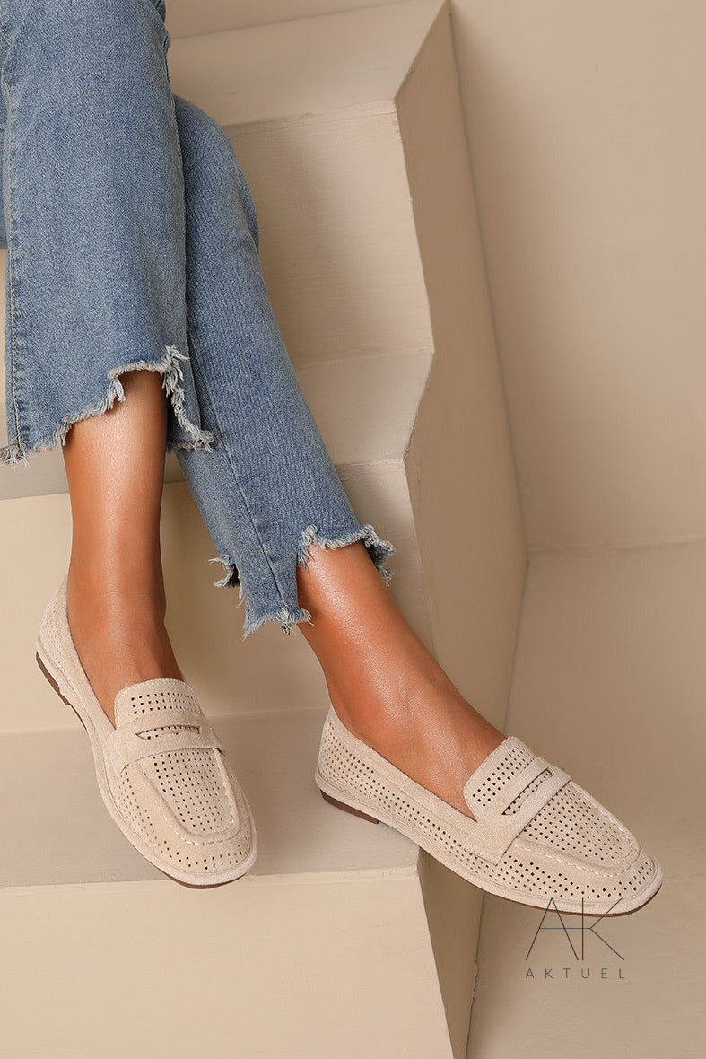 Mocassins en suédine ajourée beige