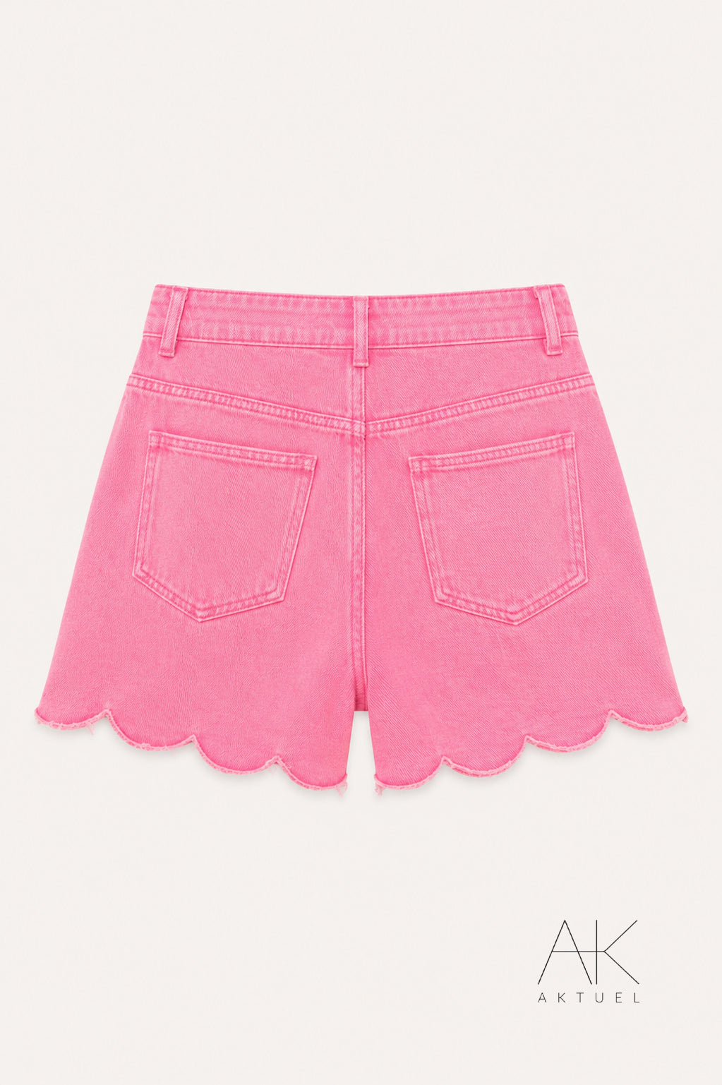 Short en jean rose finition festonnée