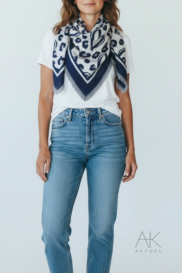 Foulard carré motifs cœurs marine