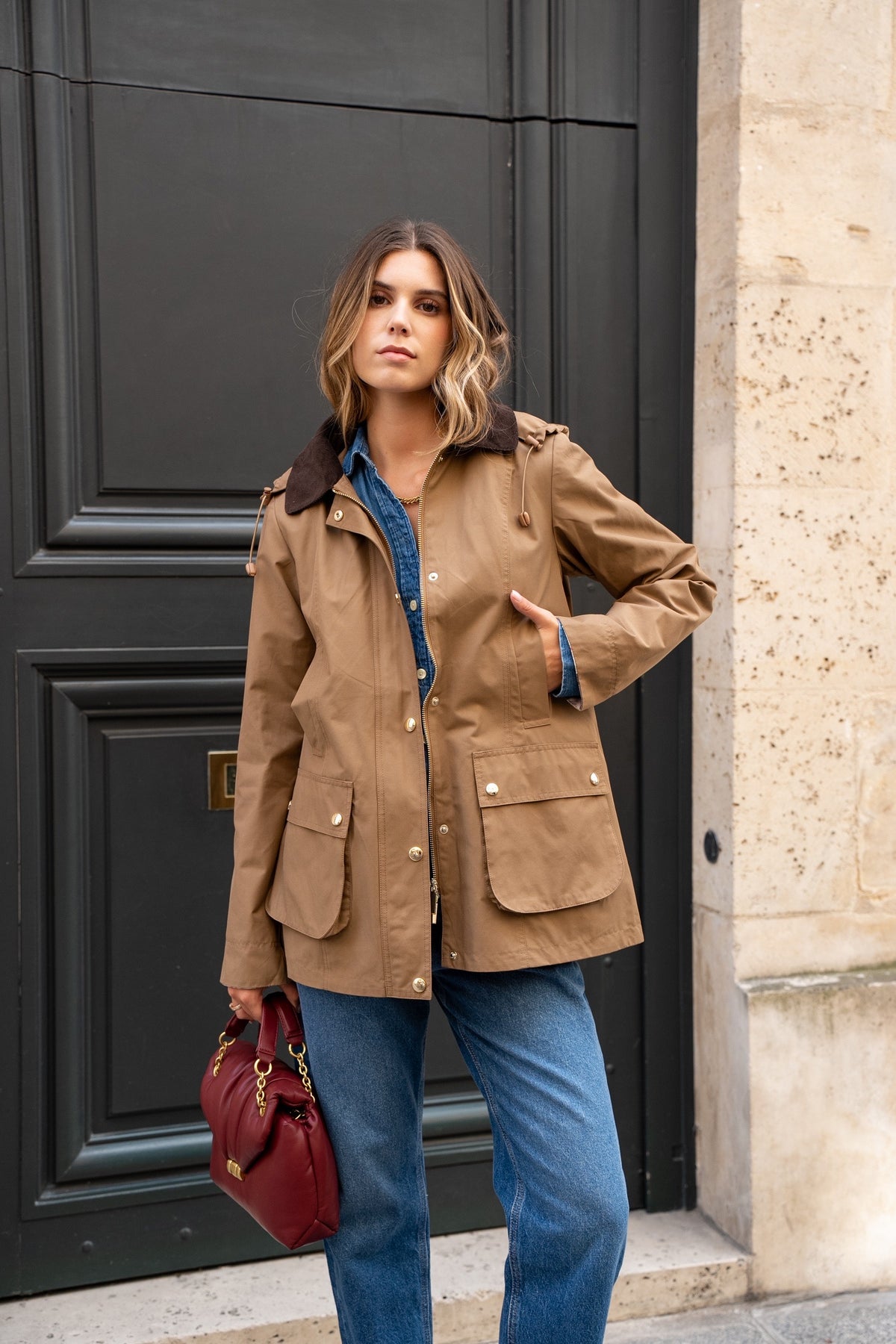 Parka camel col contrastant déparlante