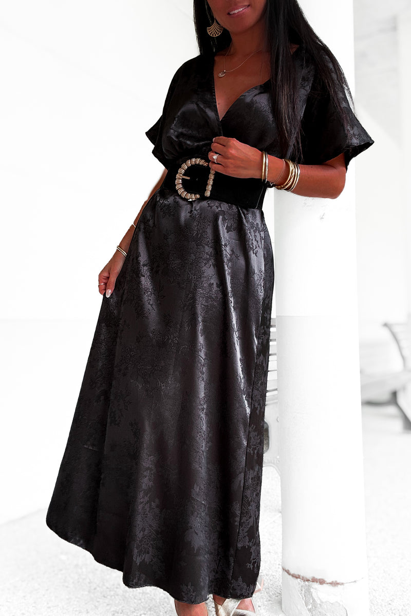 Robe satinée noire à motifs floraux