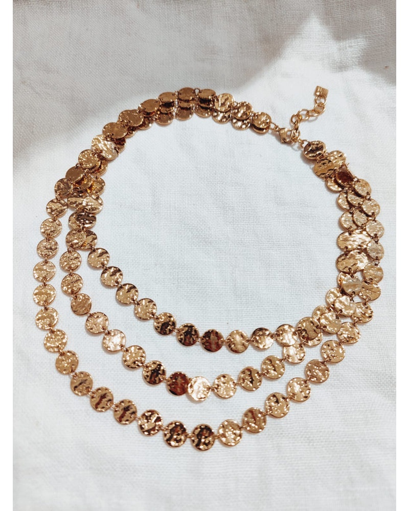 Collier multi rangs avec pièces martelées