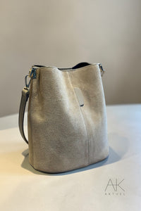 Sac seau en cuir suédé beige