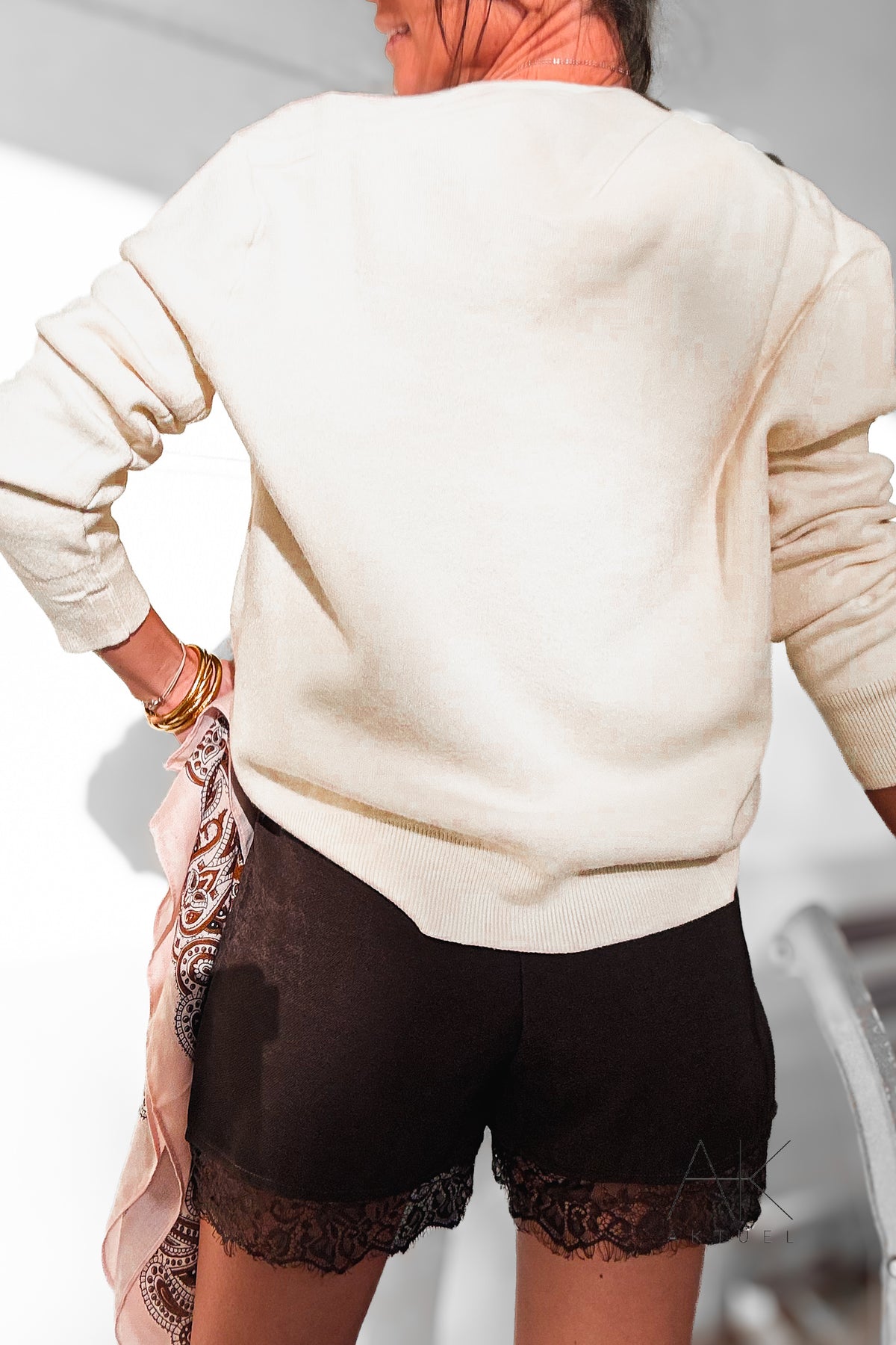 Gilet écru boutonné maille douce