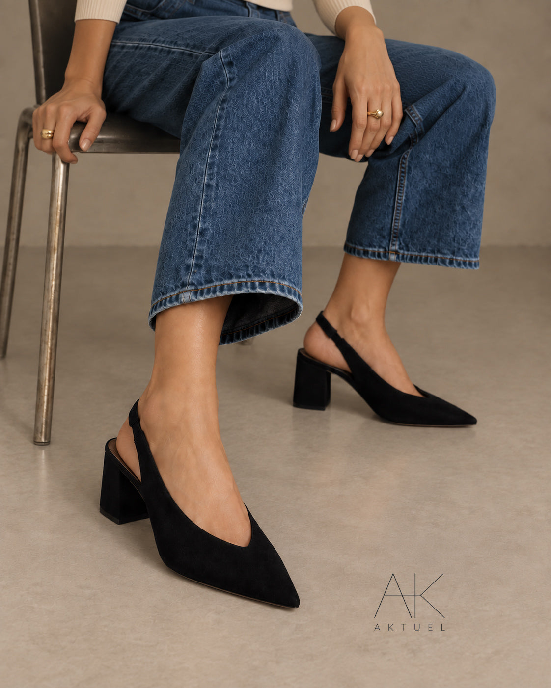 Escarpins Slingback noir suédine à talon carré