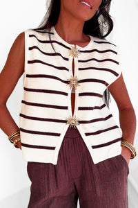 Top en maille rayée marron avec des boutons broches soleil