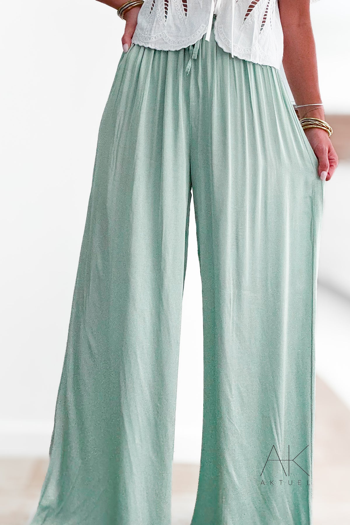 Pantalon fluide satiné vert d'eau