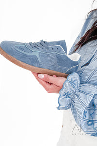 Basket bleu en suedine