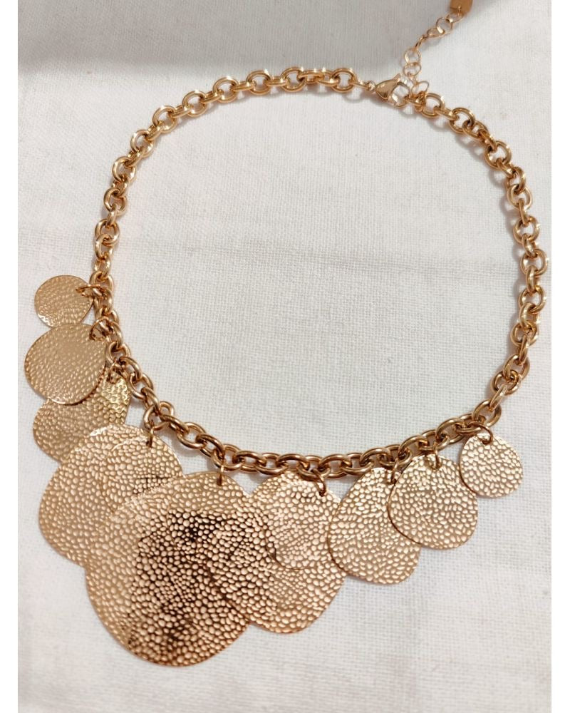 Collier breloque pampilles goutte martelé doré